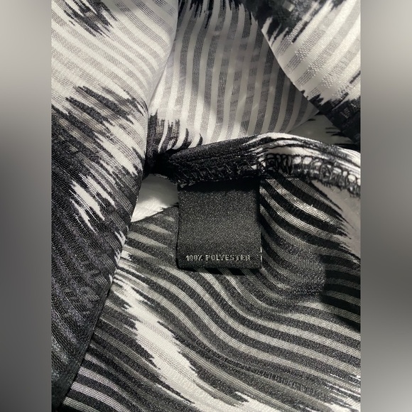 NEW Plus Size 2X Slim Factor Investments Ikat Floral Collar Button Front $99 - Picture 5 of 12